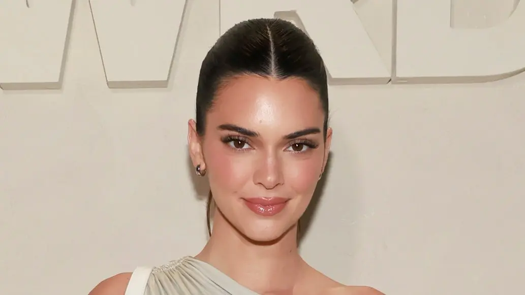 Kendall Jenner Just Put a Fall Twist on Her Signature Model-Off-Duty Look