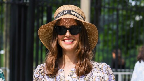 À Paris, Natalie Portman confirme la tendance robe de l'été