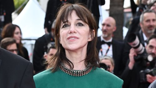 En Saint Laurent, Charlotte Gainsbourg donne une leçon de style à la française au Festival de Cannes