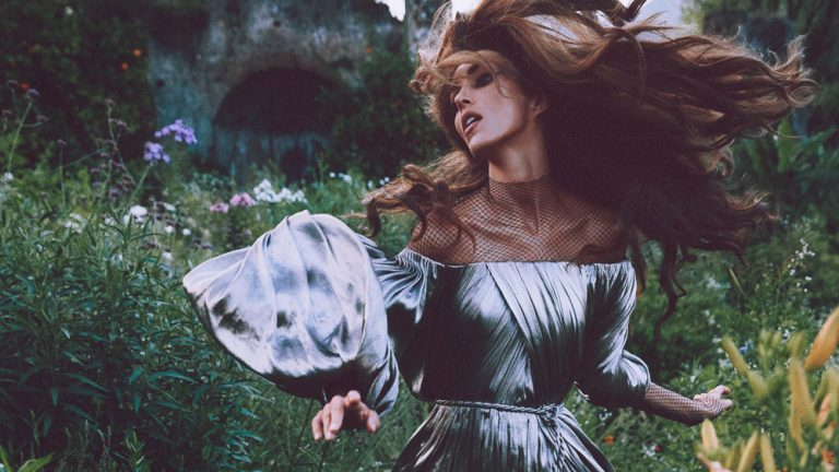 Vogue France célèbre le mois de la planète, le Earth Month !
