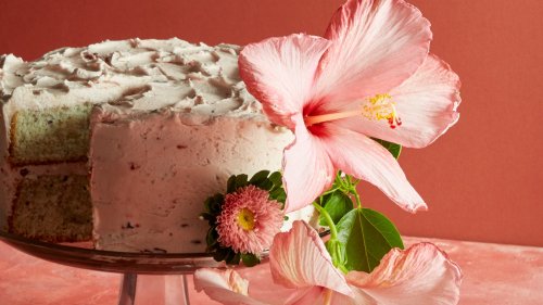 A tester : la recette du gâteau parfait à la confiture d'hibiscus et fraises