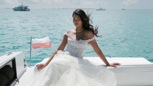 Chanel Iman et Davon Godchaux se sont dit “oui” sur un yacht dans les Caraïbes, presque seuls au monde