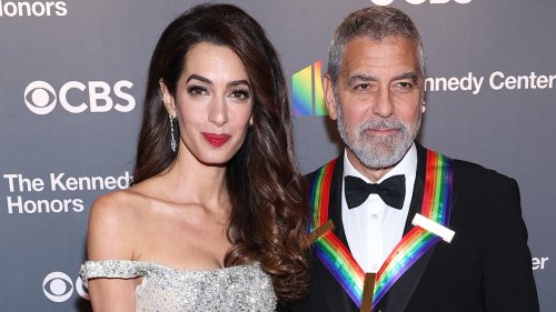 En Valentino, Amal Clooney repousse les limites de l'élégance