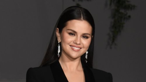 À Paris, Selena Gomez challenge le style de la femme française