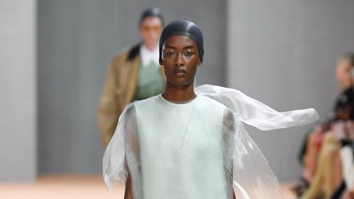 5 choses à savoir sur le défilé Prada printemps-été 2024