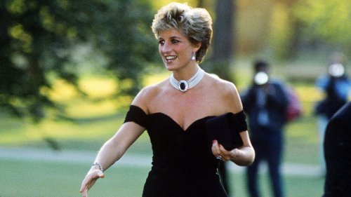 Elizabeth Debicki s'approprie la “revenge dress” de Diana dans “The Crown”