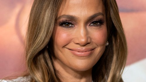Quelles sont les 12 astuces beauté de Jennifer Lopez pour rester jeune ?