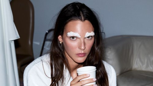 Bleach : adoptée par toutes les tops, cette tendance cheveux et sourcils audacieuse sera partout en 2025