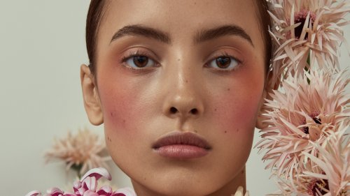 Quels sont les produits de maquillage incontournables de la rédaction de Vogue France ?