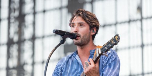 "Il y a eu des #MeToo pour moins que ça" : Jérémy Frérot agacé par le commentaire d'une fan, il la remet à sa place en plein concert