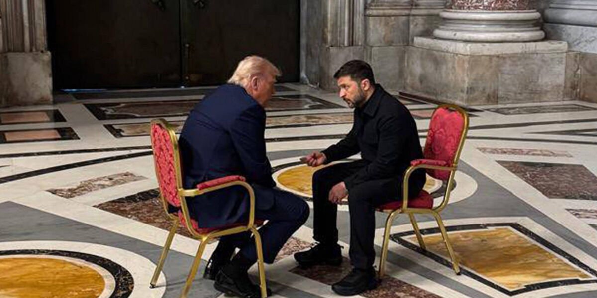 Obsèques du pape François : l'échange "très productif" entre Volodymyr Zelensky et Donald Trump, au sein même de la basilique, fait le buzz