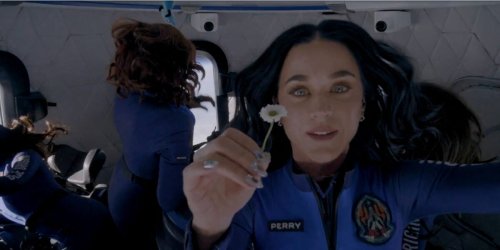 "Ce qu'elle regrette c'est..." : Katy Perry critiquée après son vol spatial, un proche fait des confidences