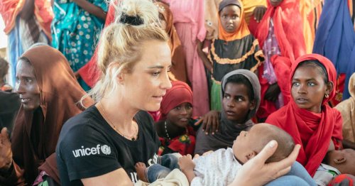 "Je veux retrouver mes bébés" : Élodie Gossuin bouleversée, elle peine à contenir ses larmes après sa mission humanitaire au Cambodge