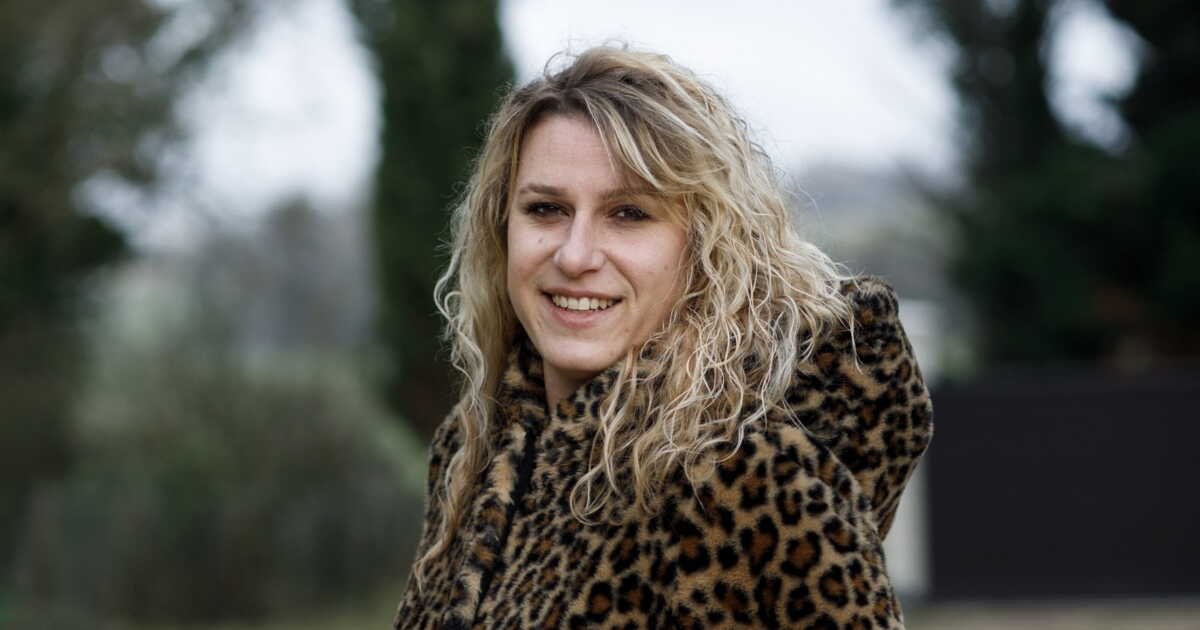 L&rsquo;amour est dans le pré : Justine évoque ses trois années de sa vie « avec un parfait inconnu », Karine Le Marchand choquée