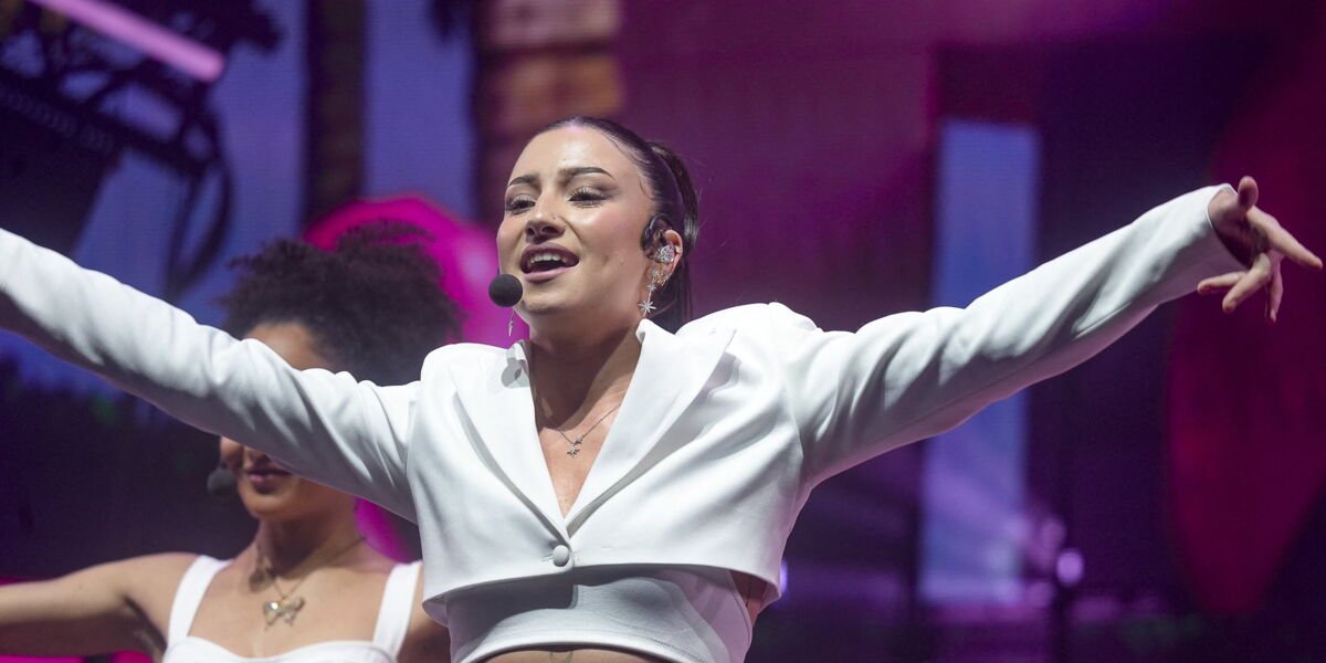 "J’ai envoyé un message et il m’a répondu" : Lénie (Danse avec les stars) dévoile son échange avec le rappeur Jul au sujet d’une possible collaboration