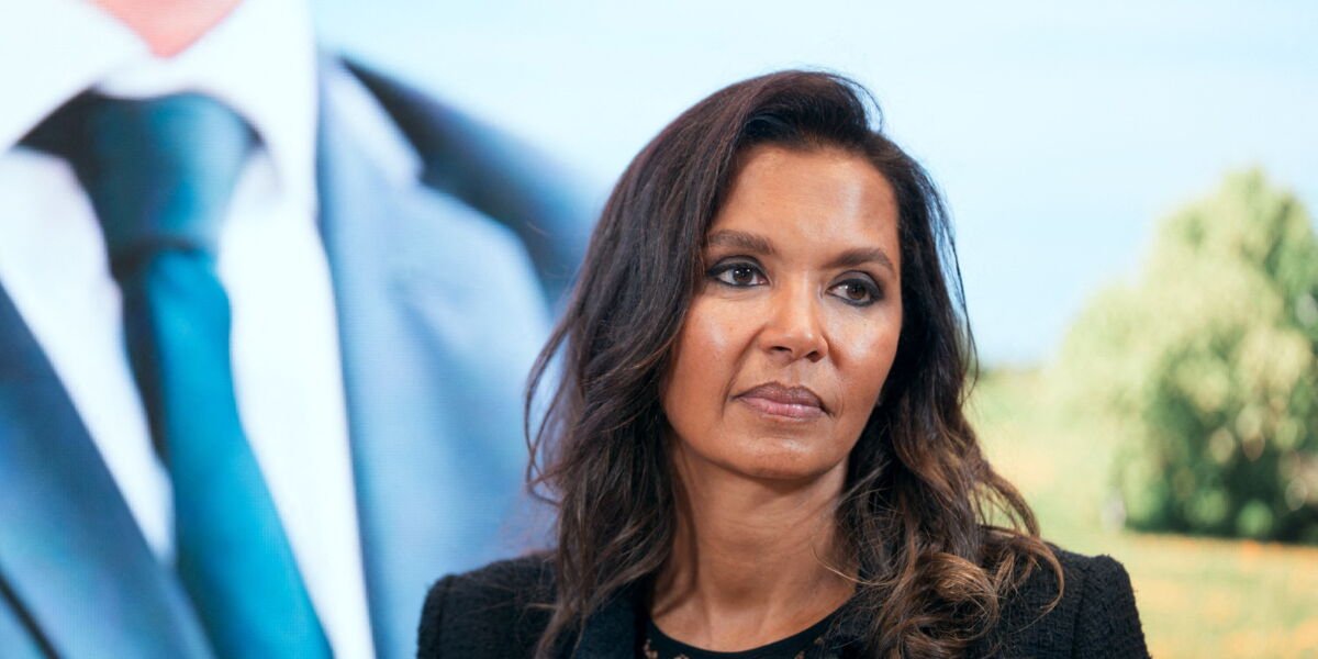Karine Le Marchand révèle le nom des deux hommes qu’elle rêve de recevoir dans Une ambition intime : « Je n’ai pas dit mon dernier mot »