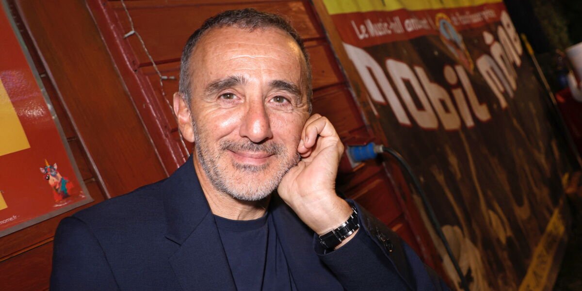 Elie Semoun rend un bien triste hommage à son frère Laurent, mort du Sida