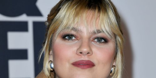 "C'est trop toxique" : Louane se "déconnecte" des réseaux sociaux pour se concentrer sur l'Eurovision