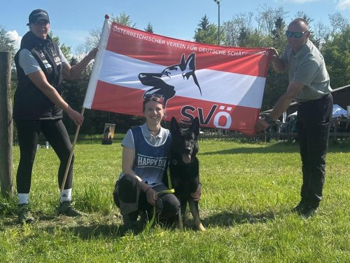 Vorarlbergerin Nina Winkler gewinnt mit Hund "Ero" 7-Länder-Wettkampf