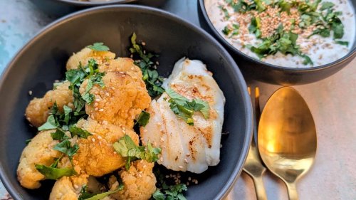 Skrei mit orientalischen Blumenkohl und Sesamjoghurt