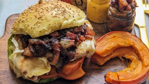 Truthahn Burger mit Kürbis & Cranberry-Bacon Jam |