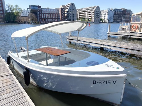 Mit GoBoat auf der Spree: Entspannte Stunden auf dem Wasser