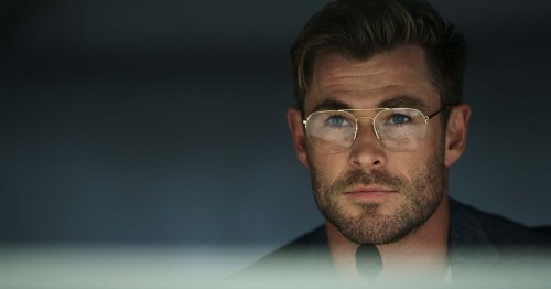 Chris Hemsworth runs an unsettling futuristic prison in Spiderhead’s first trailer