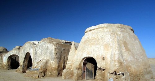 As the 'Star Wars' sets decay, fan photos are helping scientists learn how sand moves