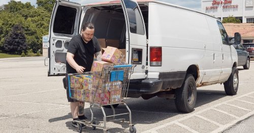 Nomads travel to America’s Walmarts to stock Amazon’s shelves