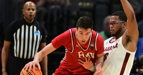 Iowa basketball: Transfer forward Alvaro Folgueiras commits to Hawkeyes