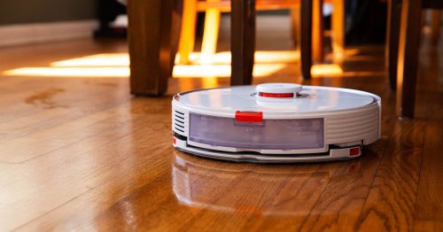 Roborock’s S7 Plus is the first hybrid robot vacuum and mop worth buying