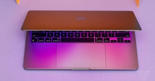 Apple MacBook Pro 13 (2022) review: new chip, old threads