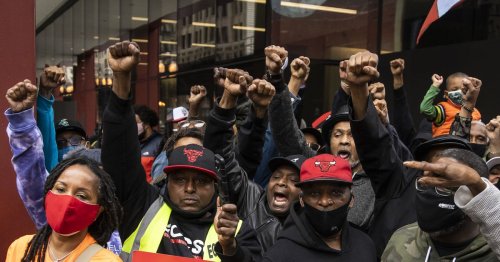 Black activists march on CHA headquarters - Flipboard