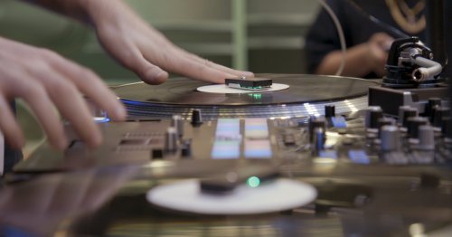 This gadget lets you scratch and DJ on vinyl without a needle