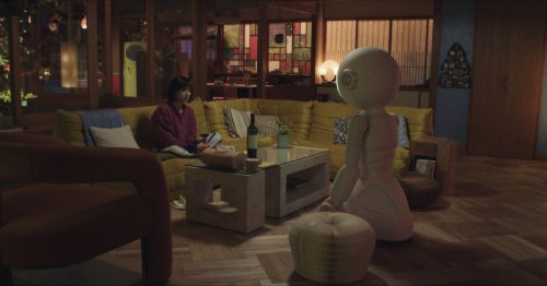 Apple’s new series Sunny pairs Rashida Jones with a mystery-solving robot