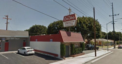 Frank Sinatra’s favorite steakhouse Dear John’s reopens tonight in Culver City