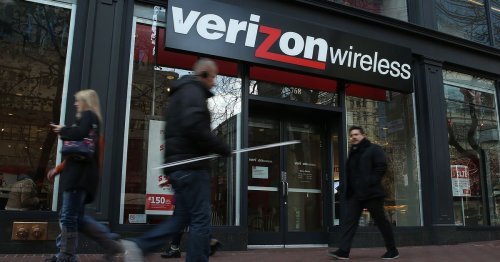 Verizon confirms that existing contract customers can still get phone upgrades