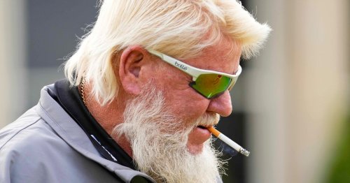 John Daly smokes 21 cigarettes, drinks 12 Diet Cokes during round of golf