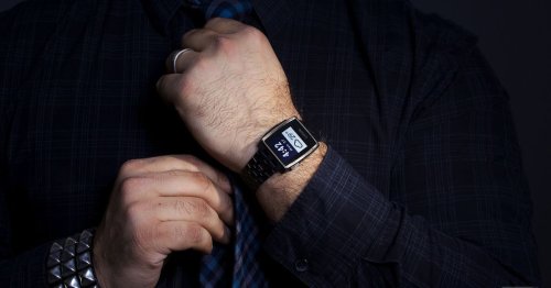 Pebble Steel review: business class