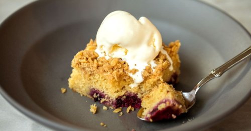 A Summer Berry Streusel Cake Recipe Inspired by an Ice Cream Icon