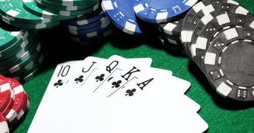 Texas Hold 'Em poker machine built on neural networks beats even the best players