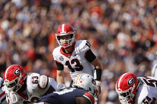 Who Should the Dawgs Start at QB in 2022? The Answer Might Surprise You!