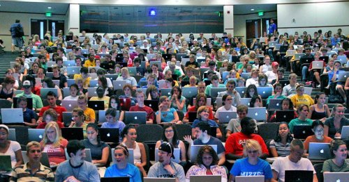 Evidence mounts that laptops are terrible for students at lectures