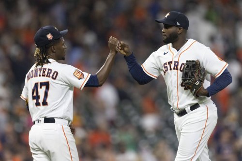 Astros Blast Their Way to Eighth Straight Win With Four Bombs. Outslug Royals 9-7