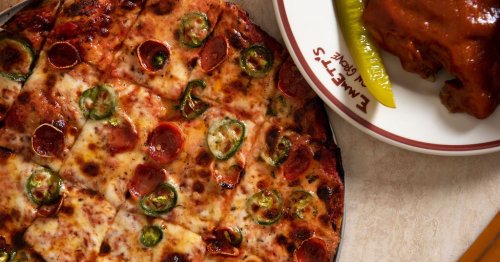 Emmett’s on Grove Is a Solid New York Primer on Chicago Thin-Crust Pizza