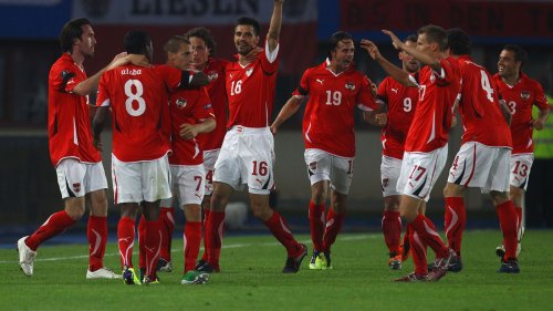 Austria holds on to defeat Sweden