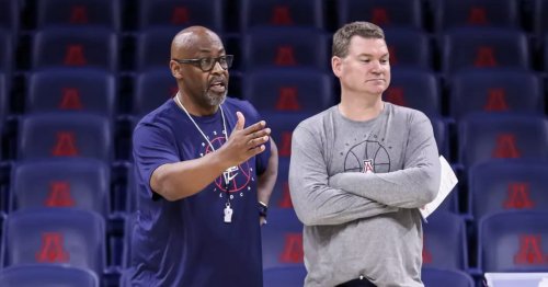 Arizona men’s basketball assistant coach Steve Robinson announces retirement