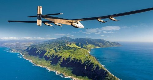 Solar Impulse 2 breaks the world record for the longest solo flight