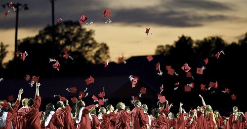 Graduation rates dip across U.S. as pandemic stalls progress