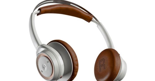 These wireless headphones blend comfort, convenience, and good looks